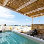Апартаменты Cosmo Luxe