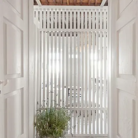 Cosmo Luxe 아파트